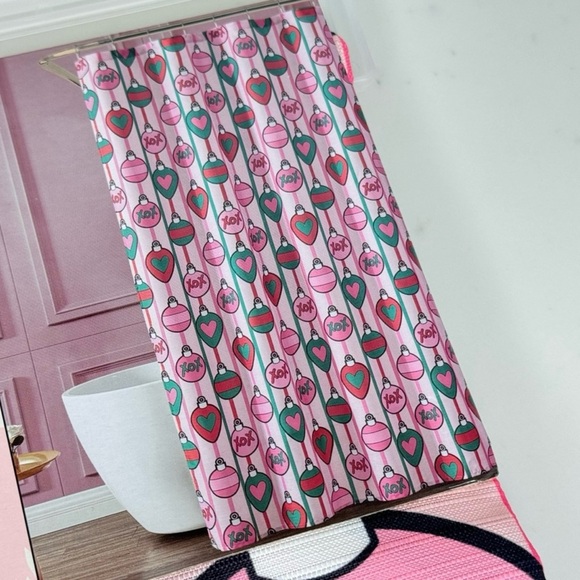 Betsey Johnson NWT Pink Red Green Christmas
Bulbs Ornaments Shower Curtain - Picture 5 of 8
